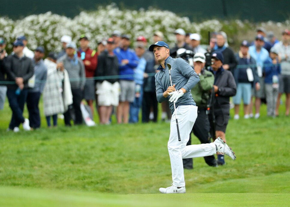 jordan-spieth-2019-us-open-friday-swinging.jpg