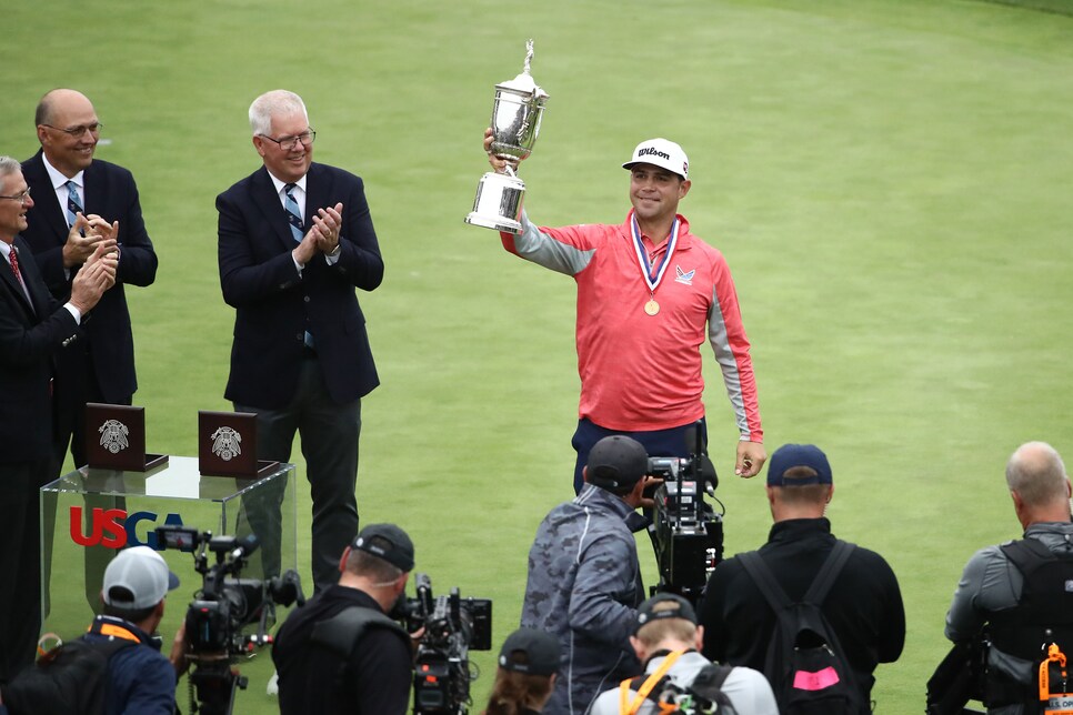 PEBBLE BEACH, CALIFORNIA - JUNE 16: Gary Woodland of the United States celebrates with the trophy after winning the 2019 U.S. Open at Pebble Beach Golf Links on June 16, 2019 in Pebble Beach, California. (Photo by Ezra Shaw/Getty Images)