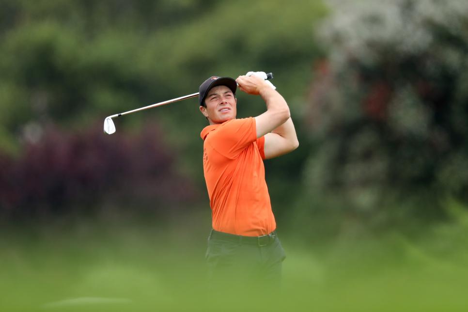 PEBBLE BEACH, CALIFORNIA - JUNE 16: Viktor Hovland of Norway plays his second shot on the par 4, 16th hole during the final round of the 2019 U.S.Open Championship at the Pebble Beach Golf Links on June 16, 2019 in Pebble Beach, California. (Photo by David Cannon/Getty Images)