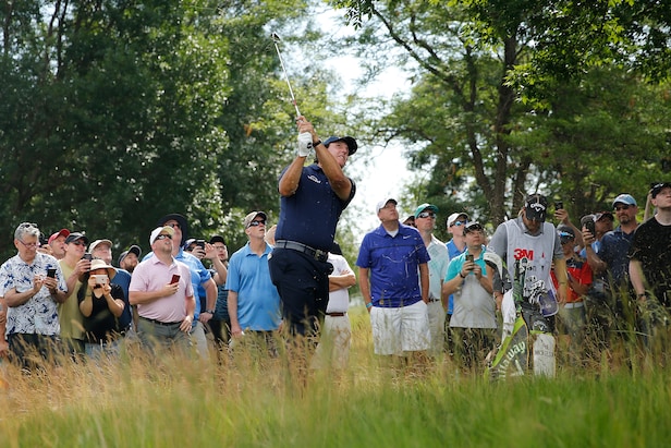 Phil Mickelson has four balls find the water, costing him seven penalty ...