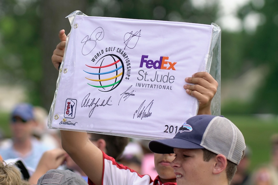 fedex-st-jude-2019-signed-flag.jpg