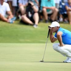 MEMPHIS, TENNESSEE - JULY 28: Brooks Koepka lines up a putt on the ninth green during the final round of the World Golf Championship-FedEx St Jude Invitational at TPC Southwind on July 28, 2019 in Memphis, Tennessee. (Photo by Stacy Revere/Getty Images)