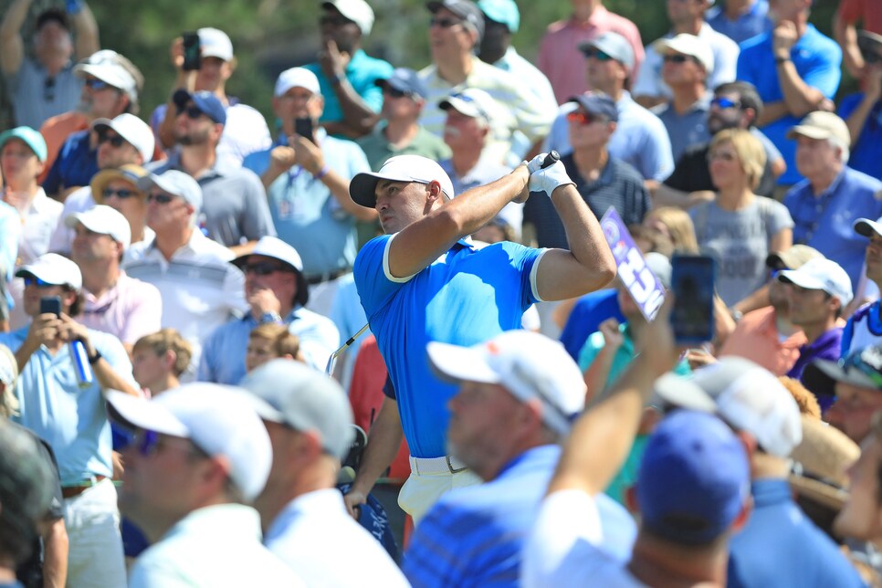 brooks-koepka-fedex-st-jude-2019-sunday-swinging-crowd.jpg