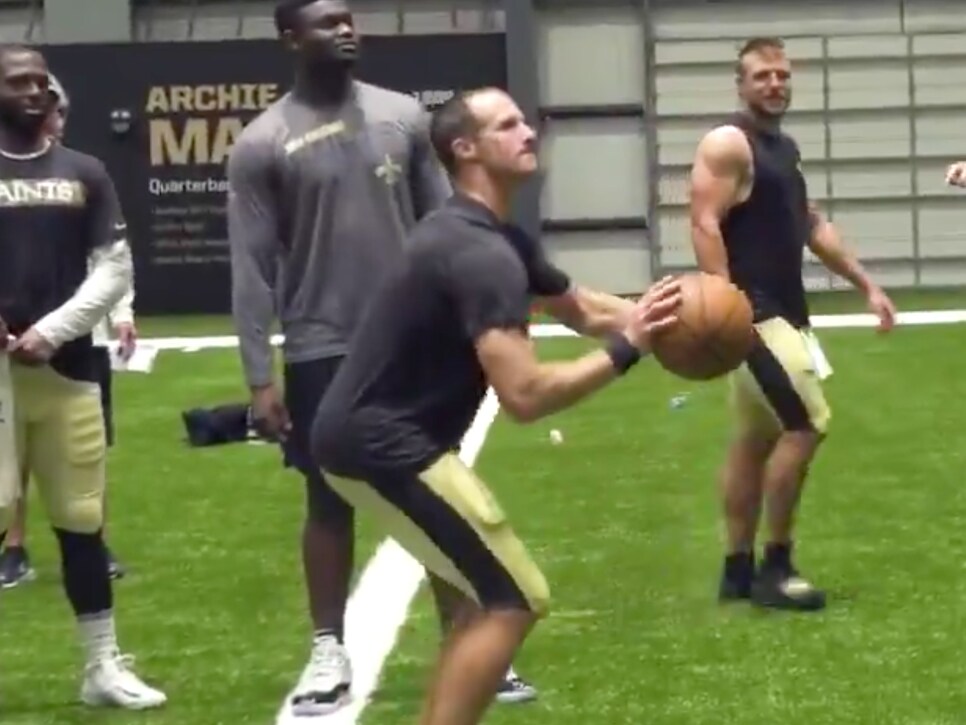 Drew Brees gives signed Saints jersey to Pelicans' Zion Williamson