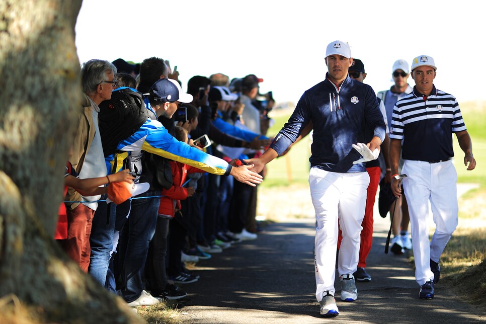 brooks-koepka-rickie-fowler-ryder-cup-2018-fans