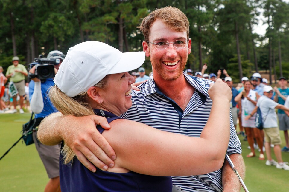 andy-ogletree-us-amateur-2019-mom-celebration.jpg