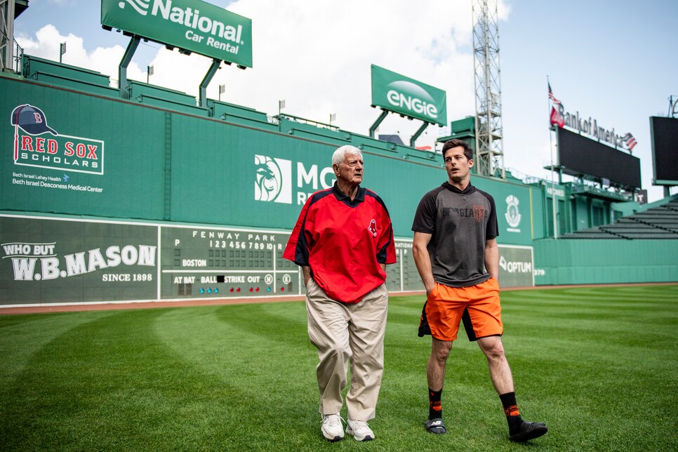 MLB: Carl Yastrzemski's grandson Mike gets first MLB hit for Giants