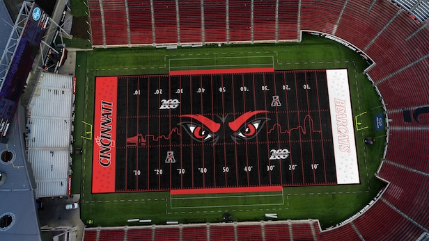 Heartbreaking news: The Cincinnati Bearcats&#039; black turf was actually a