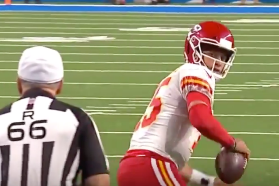 Patrick Mahomes explains why he looked back at ref before big run, remains  NFL's most ridiculously good player | This is the Loop | Golf Digest