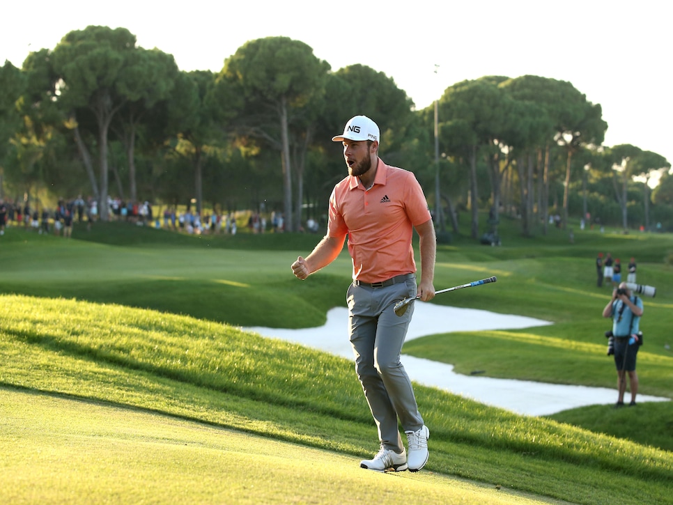 /content/dam/images/golfdigest/fullset/2019/11/10/5dc839f169091d000887f337_tyrrell-hatton-turkish-airlines-open-2019-playoff-chip-in.jpg