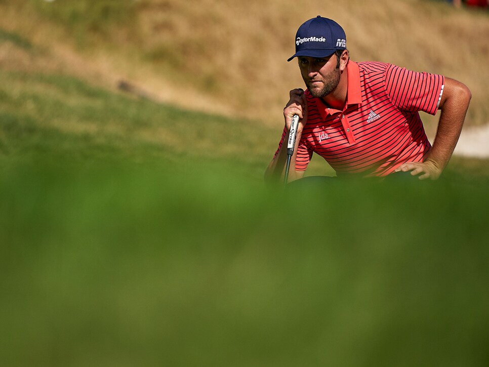 /content/dam/images/golfdigest/fullset/2019/11/20/5dd517564ed6ec0008207c0a_jon-rahm-putting-spanish-open-2019.jpg