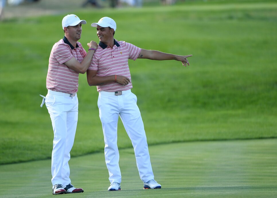 rickie-fowler-justin-thomas-2017-presidents-cup-laughing.jpg