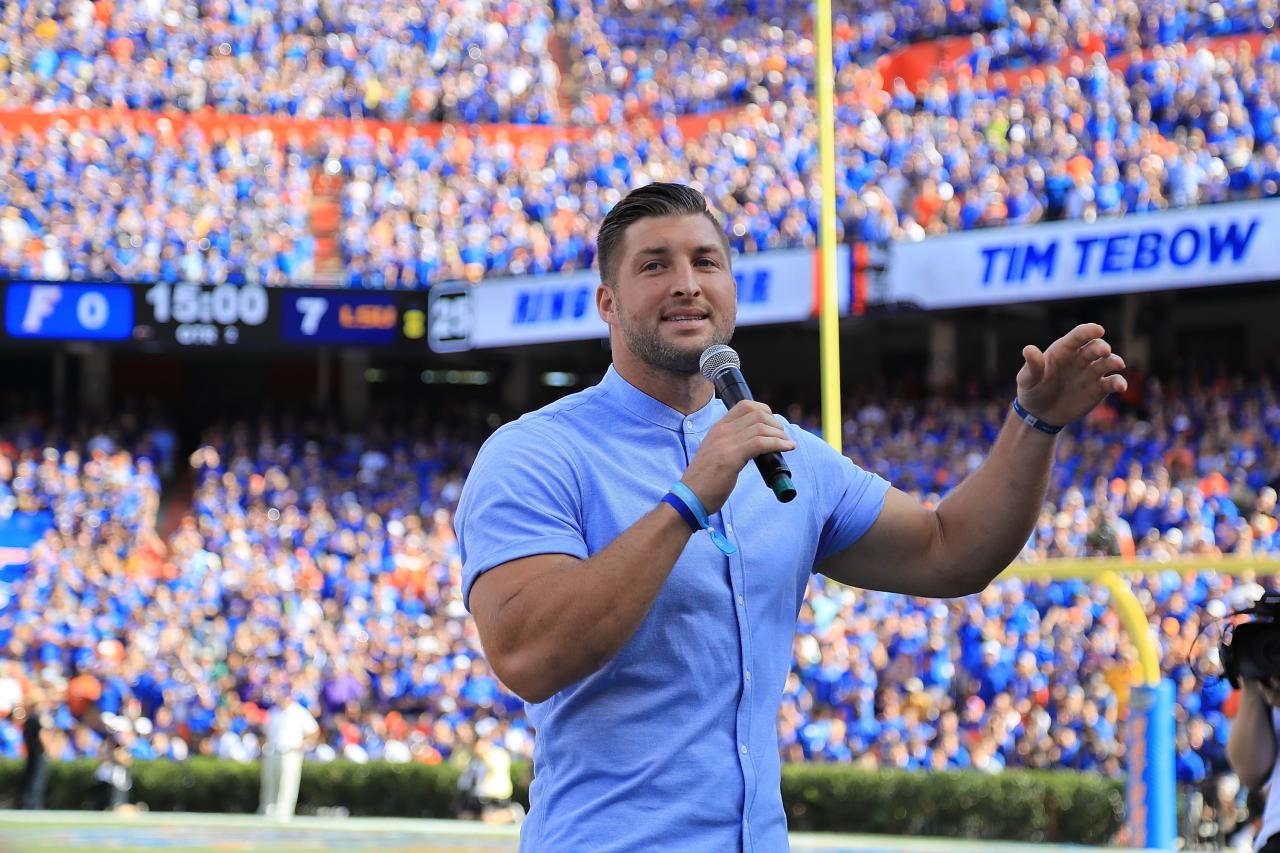 Nike wins rights to Tim Tebow apparel