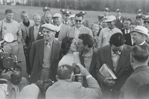 The oldest-living Masters champion reflects on a classic photo from his green-jacket-win
