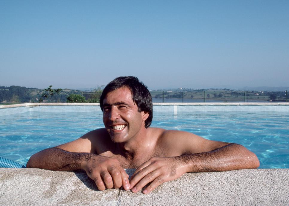 leonard-kamsler-seve-ballesteros-pool-swimming-smile.jpg