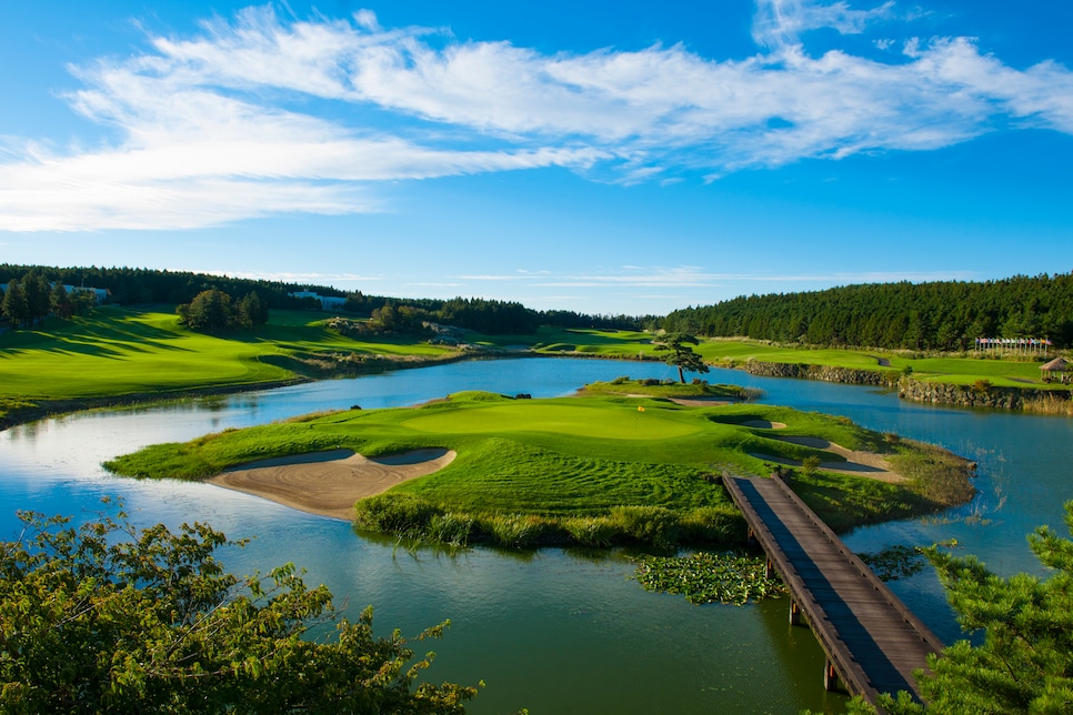 Jeju Nine Bridges island green.jpg