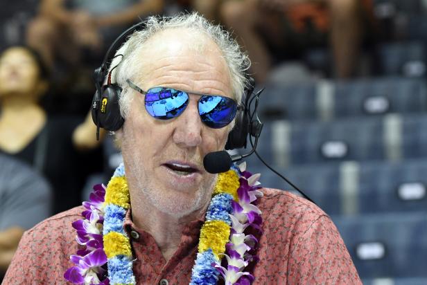 Replying to @stylejo75 Bill Walton is listed at 6”11 but….there is som