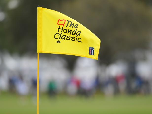 Why are players wearing yellow ribbons at honda classic 2020 Https Www Golfdigest Com Story This Is The Hedline For Test Story 2020 05 07t09 35 18 04 00 Weekly 0 5 Https Golfdigest Sports Sndimg Com Content Dam Images Golfdigest Fullset 2020 02 21 5e4ffeb210a9ed000801b6ca Tiger Skipping Honda Jpg Rend