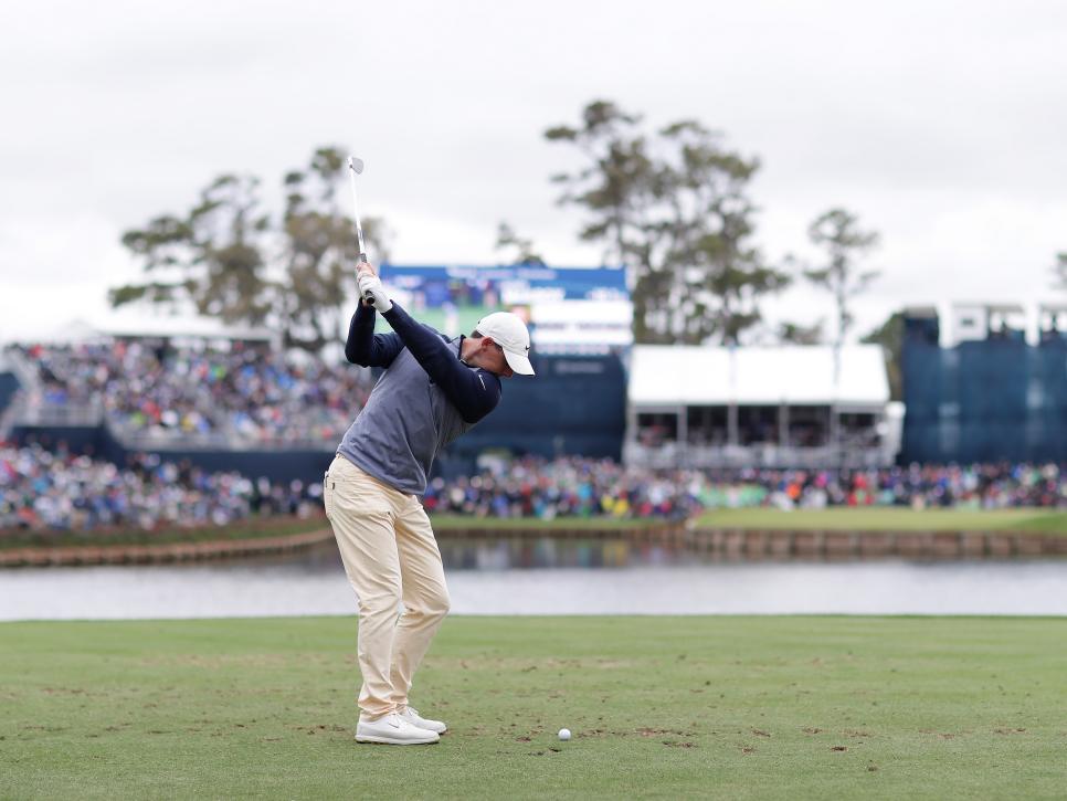 PONTE VEDRA BEACH, FLORIDA - MARCH 17: Rory McIlroy of Northern Ireland plays his shot from the 17th tee during the final round of The PLAYERS Championship on The Stadium Course at TPC Sawgrass on March 17, 2019 in Ponte Vedra Beach, Florida. (Photo by Richard Heathcote/Getty Images)