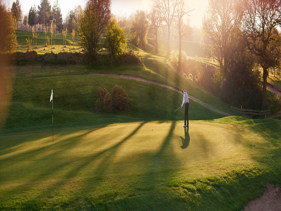 golfer on green