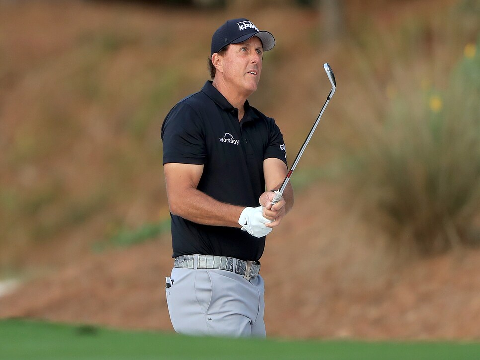 mickelson-coronavirus-stoppage.jpg