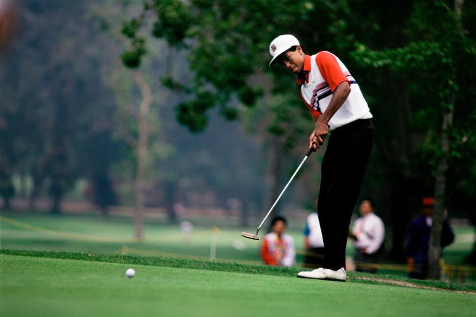 Golf player Tiger Woods practice on Griffith Park golf course as a 16-year old in 1991. Tiger Woods was born in 1975 and he won the Los Angeles Junior Championship on the Griffith Park courses in 1991. (Photo by Per-Anders Pettersson./Corbis via Getty Images)