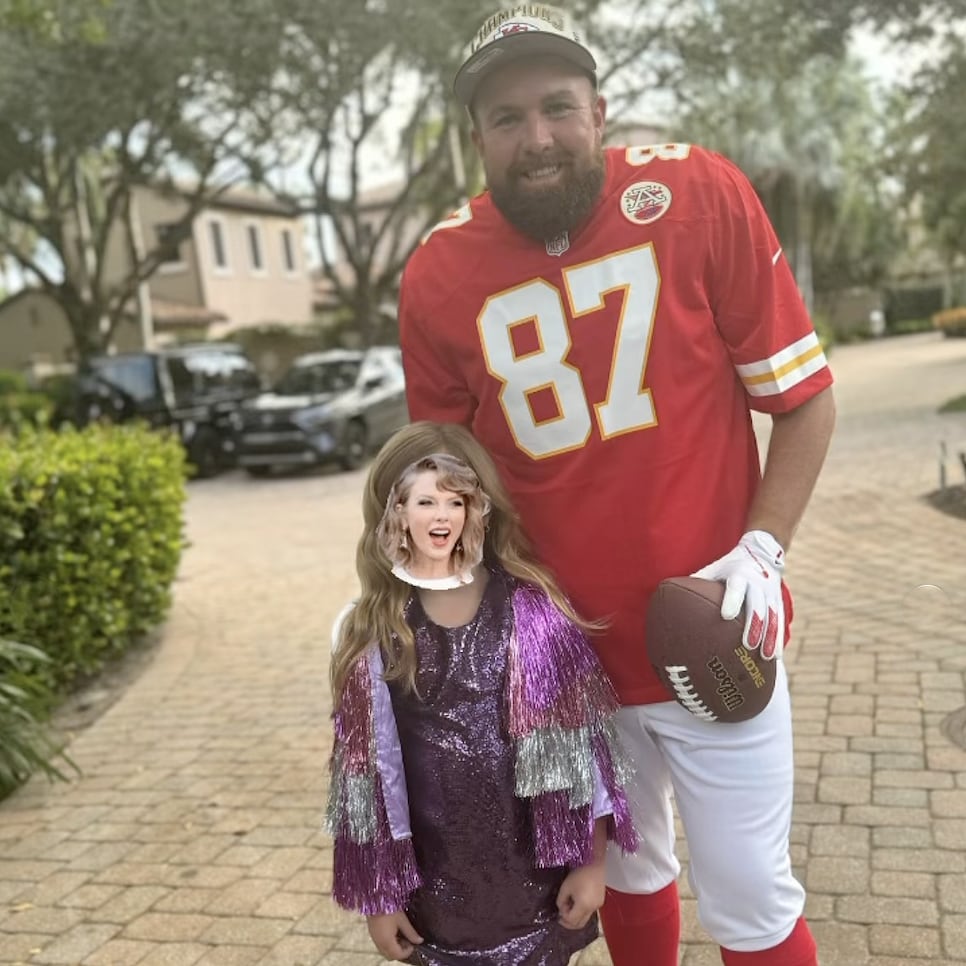 Shane Lowry as Travis Kelce, a Finau family ‘Thriller’ and more of the best Halloween costumes from around golf – Australian Golf Digest