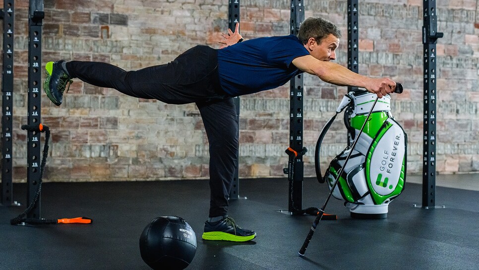 https://www.golfdigest.com/content/dam/images/golfdigest/fullset/2020/06/Golfforever_at-home_digital_golf_fitness_program_balance.jpg