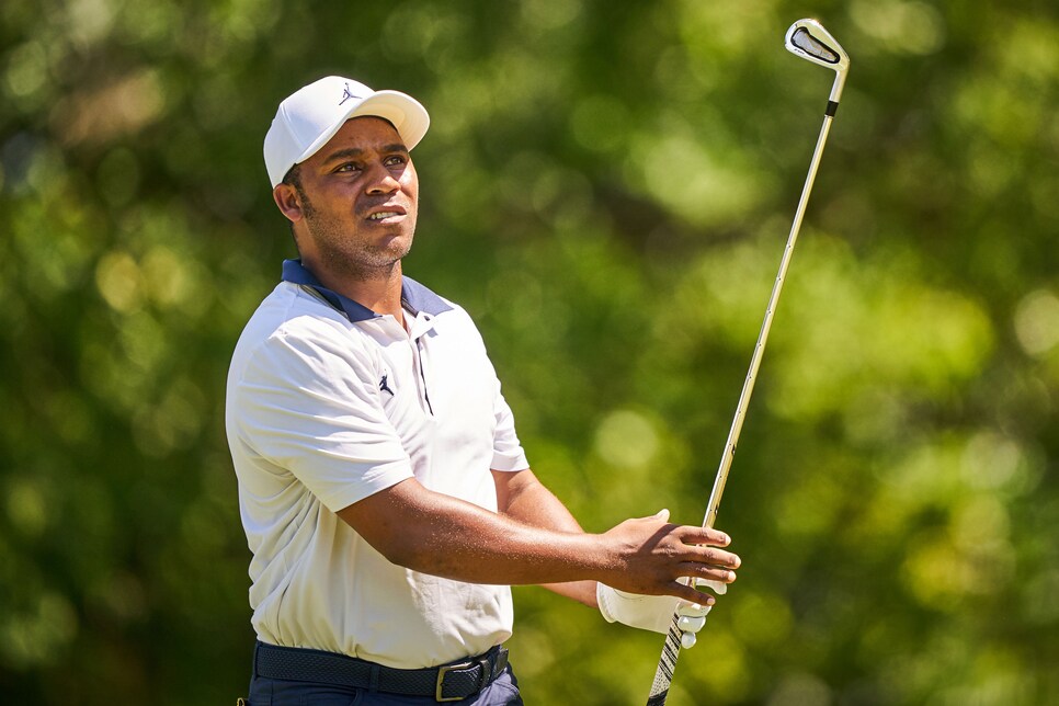 /content/dam/images/golfdigest/fullset/2020/06/colonial-harold-varner-iii-2020-friday-swinging.jpg