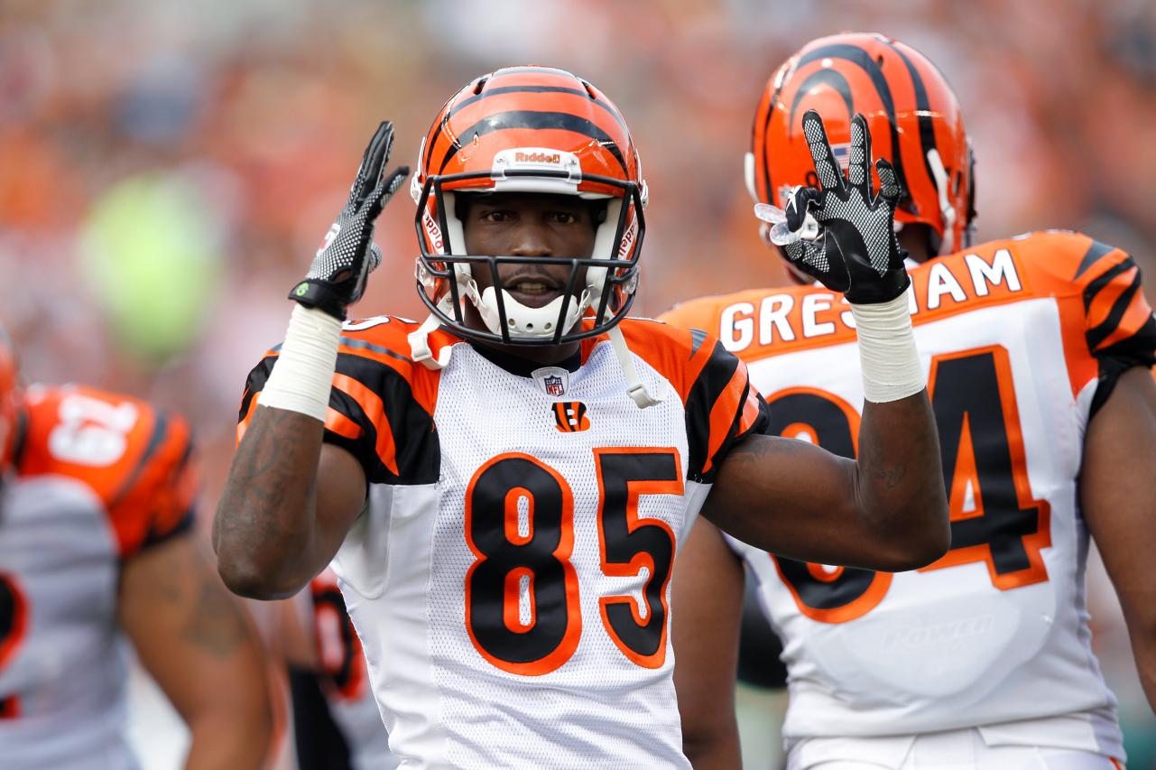 MNF SGPx Best Bets Today: Chad Ochocinco Johnson's Monday Night Football  Same Game Parlay Extra Picks on DraftKings Sportsbook - DraftKings Network