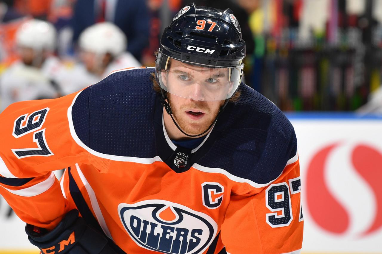 Connor McDavid's hat trick powers Oilers over Jets 6-1 - Delta Optimist