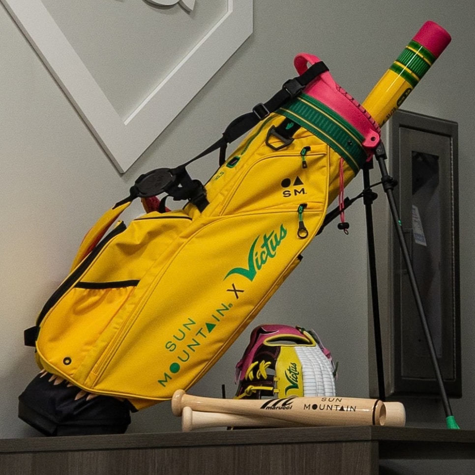/content/dam/images/golfdigest/fullset/2020/08/Sun Mountain Victus.jpg