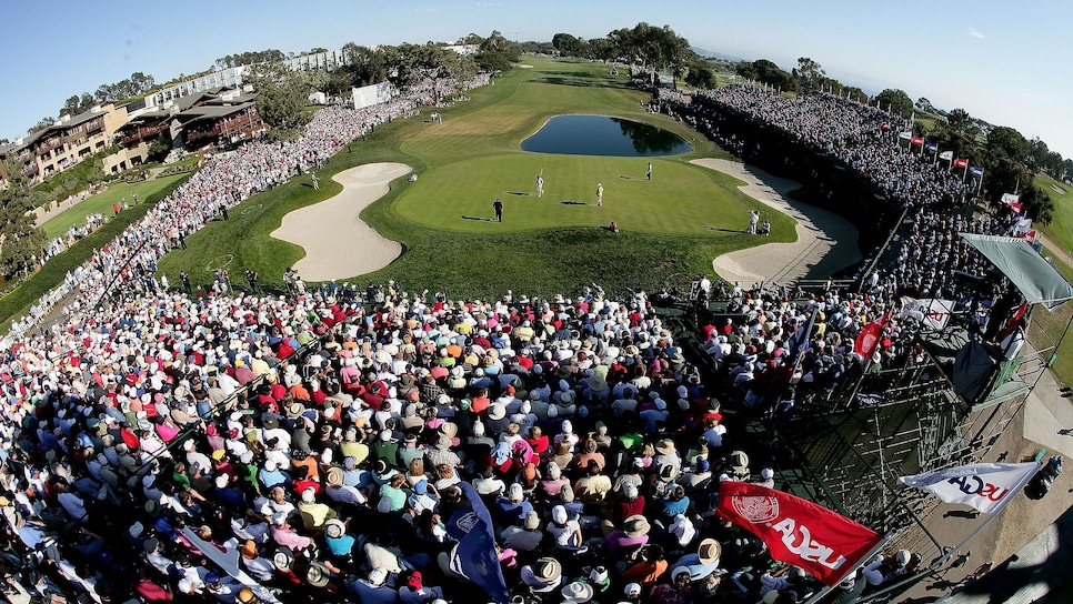 Tiger Woods was just part of the biggest group of celebrities to ever  attend a World Series game, This is the Loop