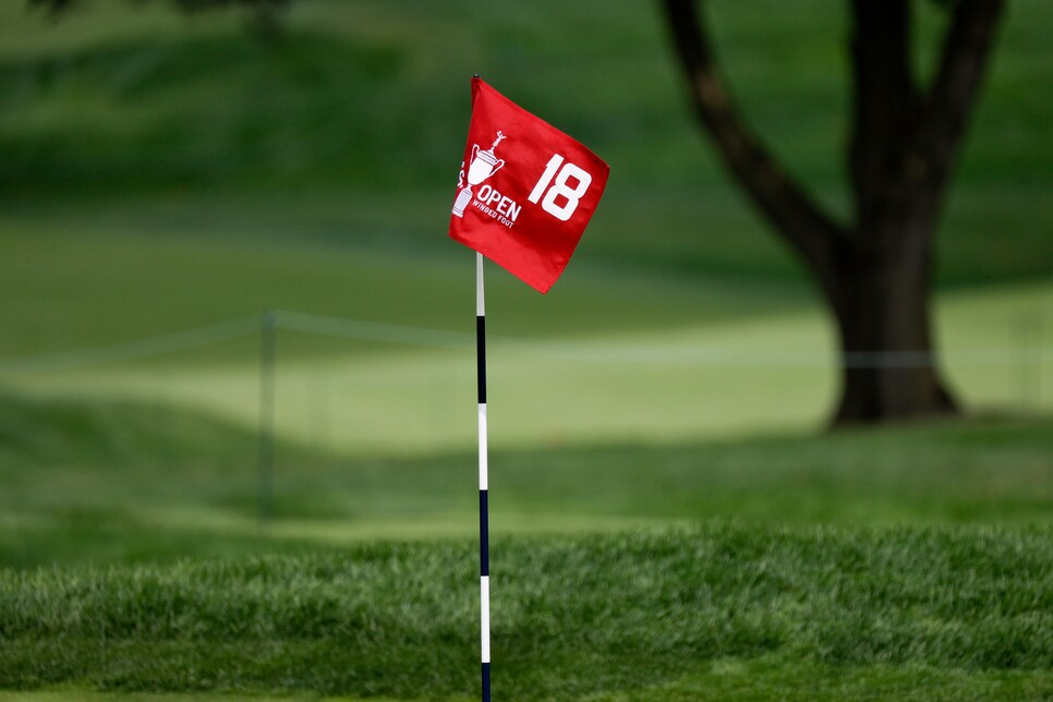 /content/dam/images/golfdigest/fullset/2020/09/us-open-2020-monday-practice-round-18th-flag.jpg