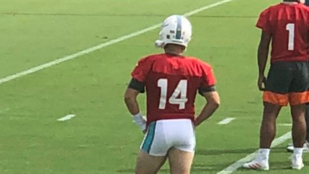 Ryan Fitzpatrick and his extremely short shorts deserve a starting job