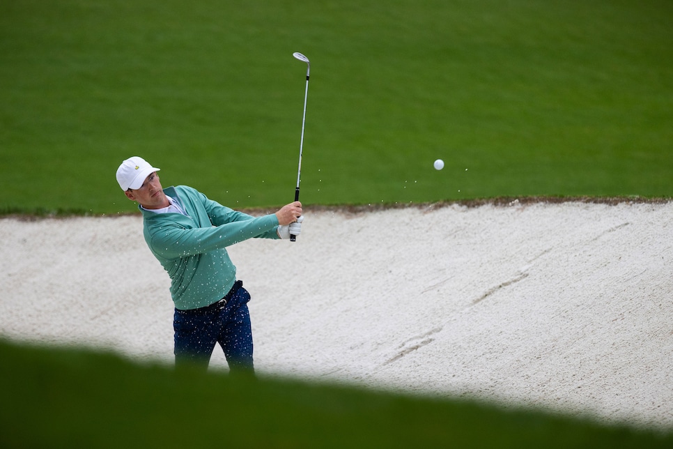 /content/dam/images/golfdigest/fullset/2020/11/andy-ogletree-masters-2020-practice-tuesday-bunker-shot.jpg