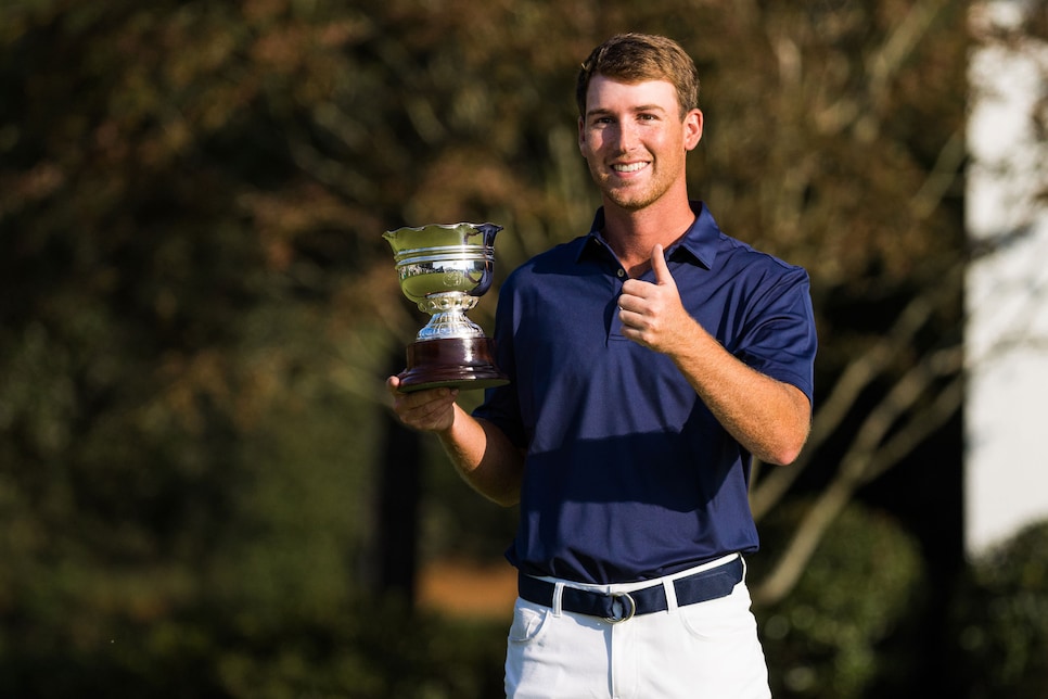 /content/dam/images/golfdigest/fullset/2020/11/andy-ogletree-masters-2020-sunday-low-amateur-trophy-walton.jpg