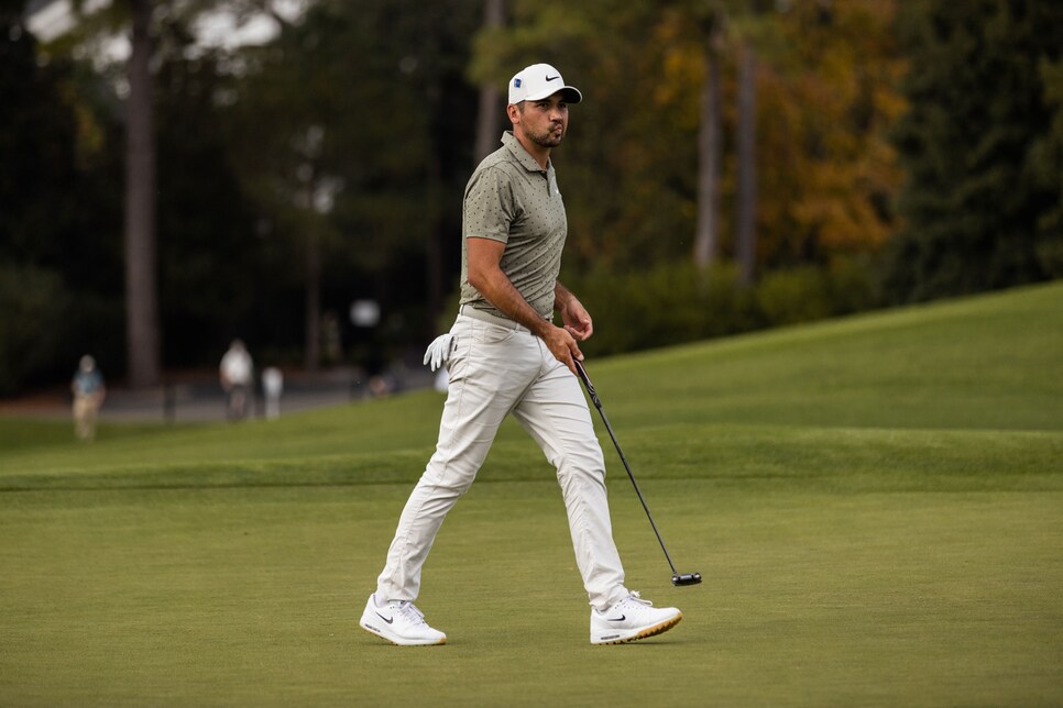 /content/dam/images/golfdigest/fullset/2020/11/jason-day-masters-2020-practice-tuesday-walking.jpg