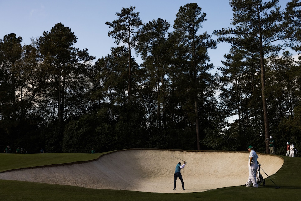 /content/dam/images/golfdigest/fullset/2020/11/masters-2020-essay-sunday-dylan-fritelli-5-bunker-walton.jpg