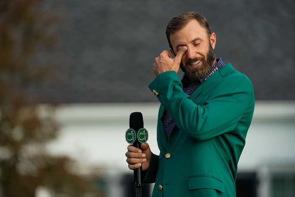 /content/dam/images/golfdigest/fullset/2020/11/masters-dustin-johnson-2020-sunday-emortional-green-jacket.jpg