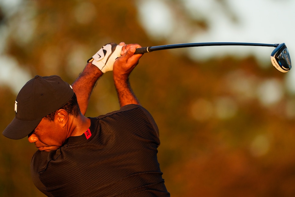 /content/dam/images/golfdigest/fullset/2020/11/tiger-swing.jpg