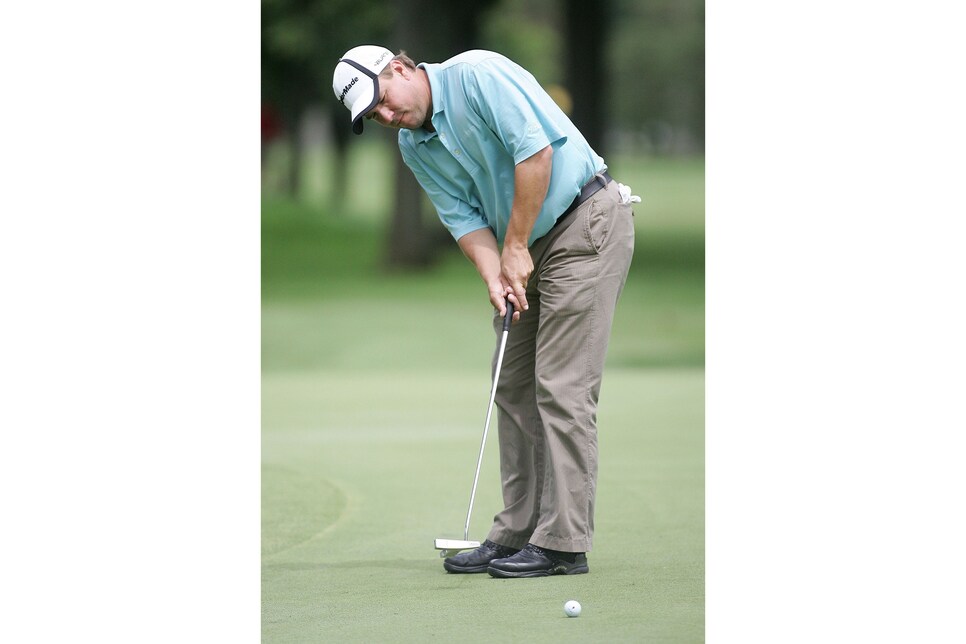 /content/dam/images/golfdigest/fullset/2020/12/craig-barlow-putting-2008-british-open-qualifier.jpg