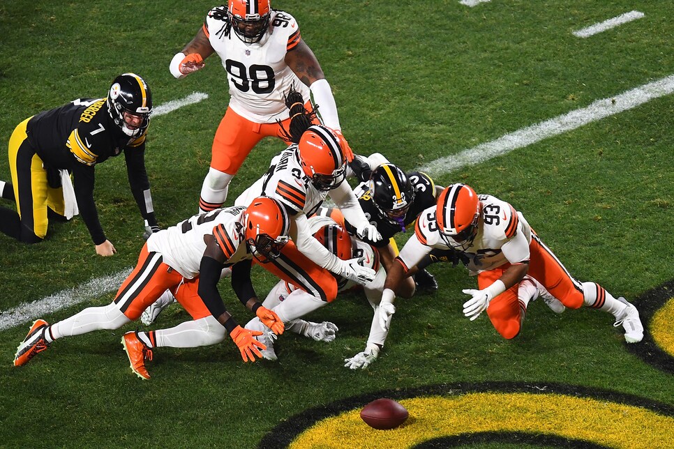 Kevin Stefanski knew something good happened on that first Steelers snap  because he could hear his kids jumping around upstairs, This is the Loop