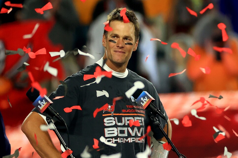 Tom brady wearing hot sale 6 rings