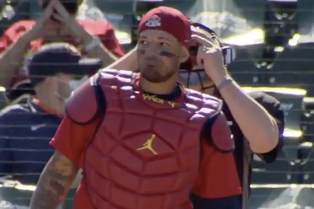 Yadier Molina tells runner to steal then throws him out, a breakdown 