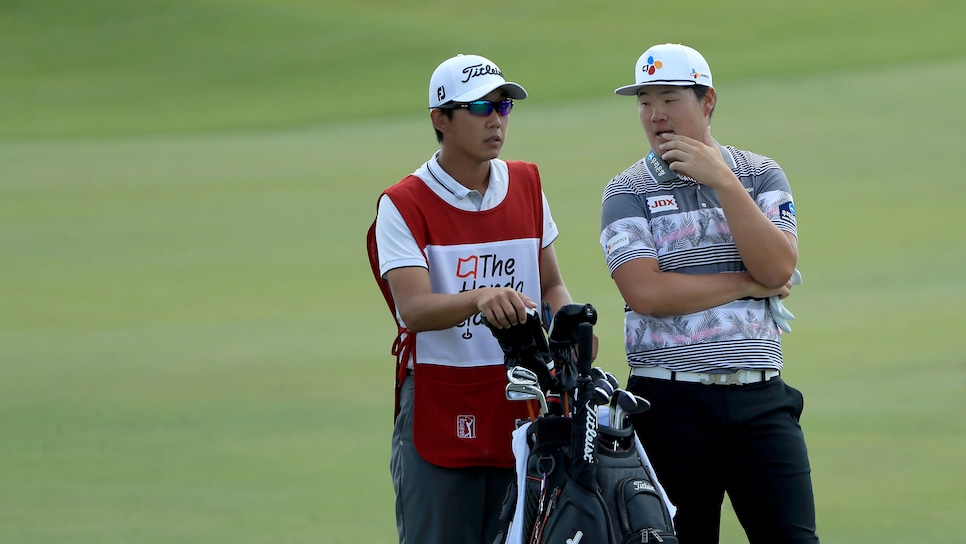 PALM BEACH GARDENS, FLORIDA - MARCH 01: Sungjae Im of South Korea plays a shot on the sixth hole during the final round of the Honda Classic at PGA National Resort and Spa Champion course on March 01, 2020 in Palm Beach Gardens, Florida. (Photo by Sam Greenwood/Getty Images)