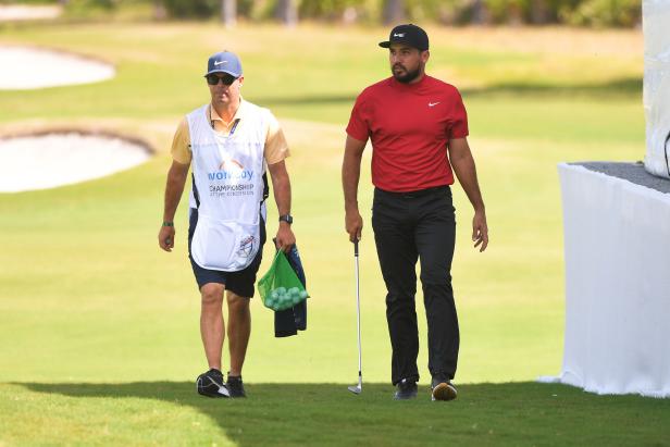 Tiger Woods: PGA Tour players show support, wear his Sunday colors