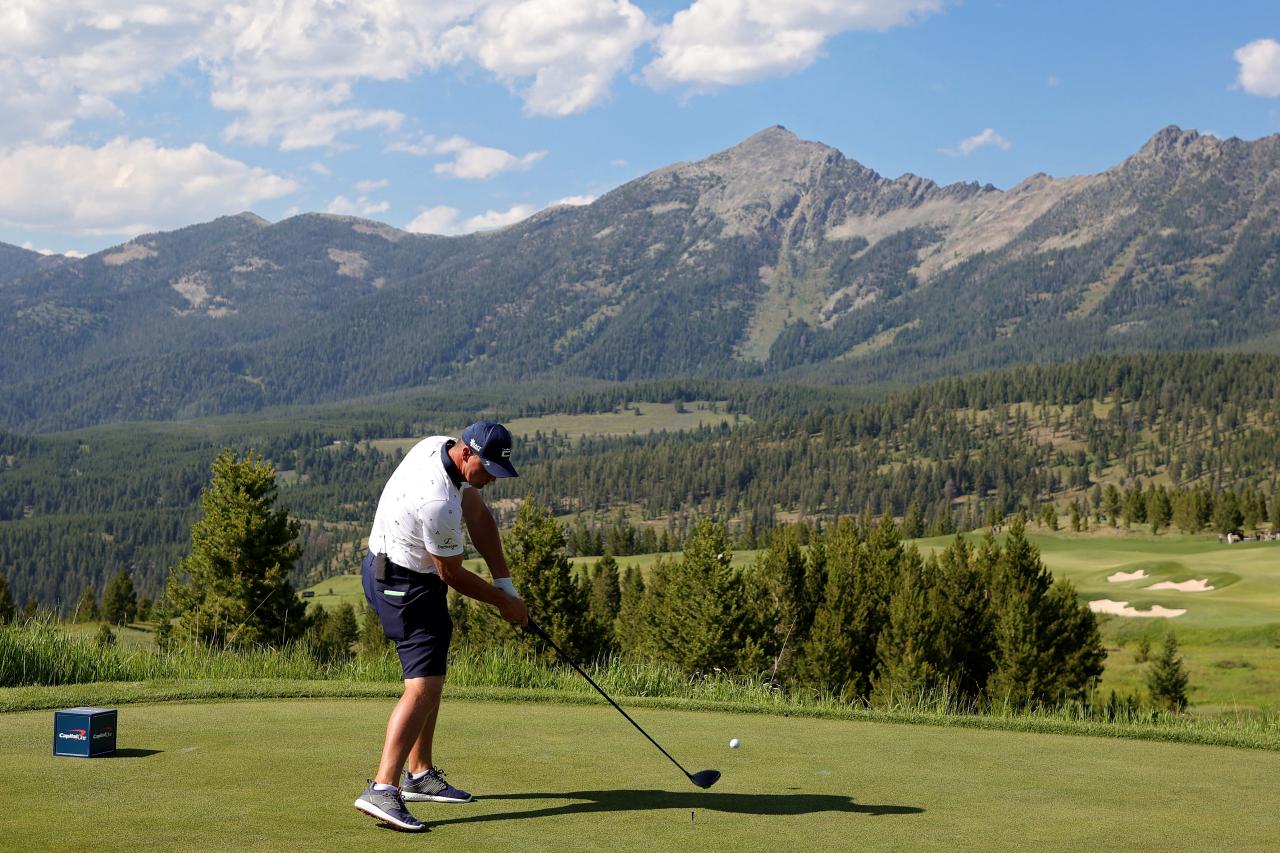 Golf fans react as Tom Brady holes three MONSTER PUTTS ahead of The Match