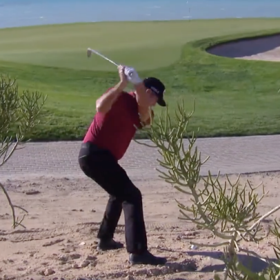 We're not quite sure how Scott Hend pulled off this spectacular sand shot