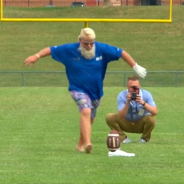 John Daly boots barefooted field goal, is somehow still an NFL free